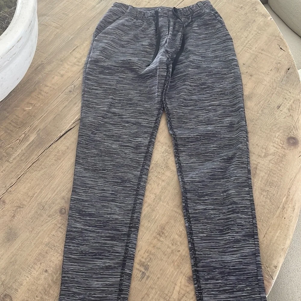 Lululemon pants - Picture 1 of 4
